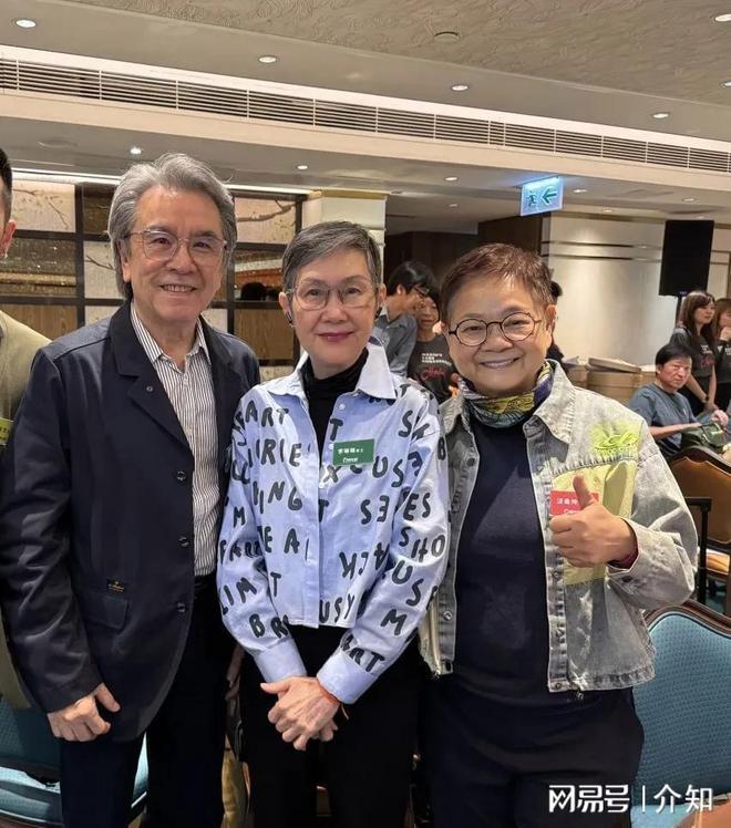 78歲姜大衛(wèi)現(xiàn)狀：身子骨很硬朗娶初戀恩愛(ài)51年兒子也是演員(圖3)