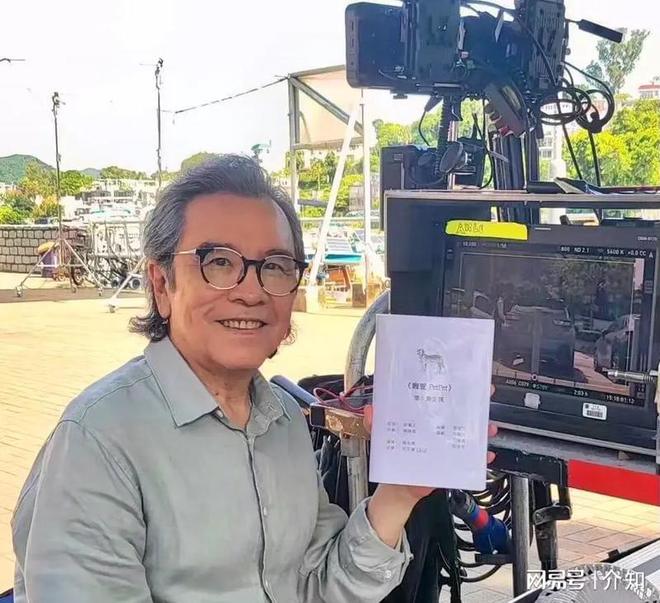 78歲姜大衛(wèi)現(xiàn)狀：身子骨很硬朗娶初戀恩愛(ài)51年兒子也是演員(圖13)